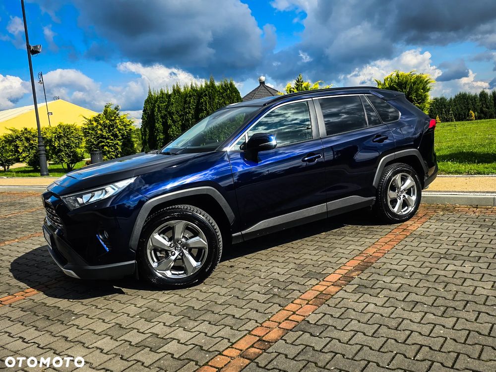 Toyota RAV4 - 1