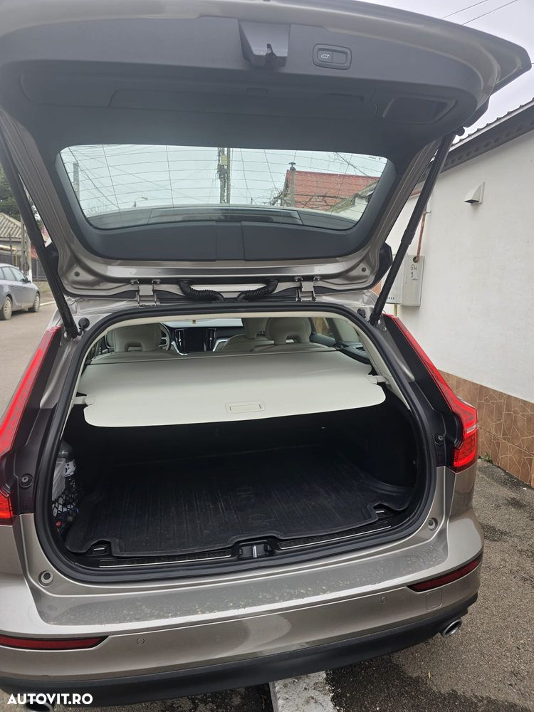 Volvo V60 D4 Momentum - 17