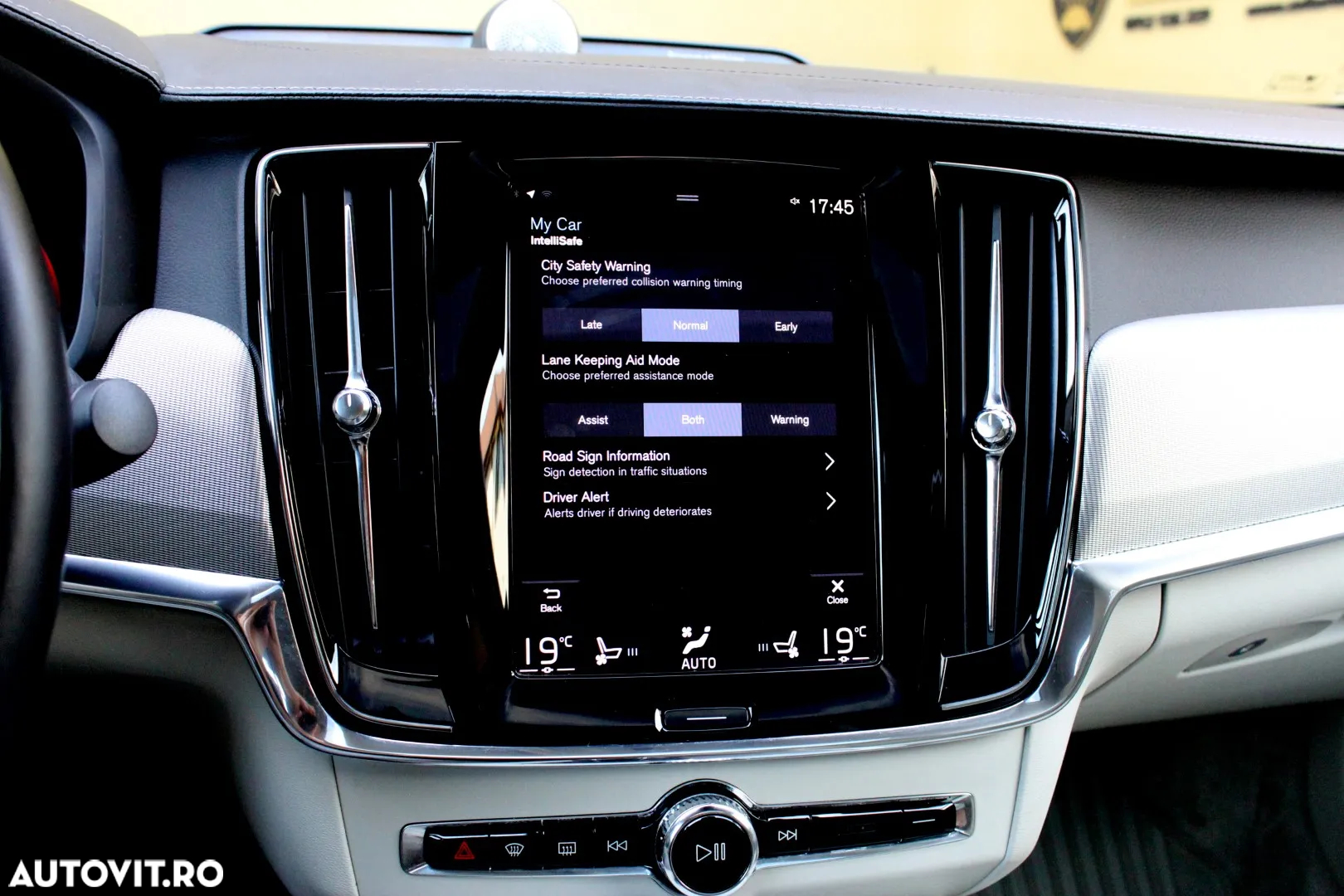Volvo S90 D5 AWD Inscription - 32