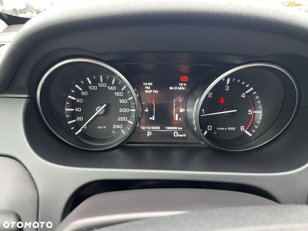 Land Rover Discovery Sport - 11