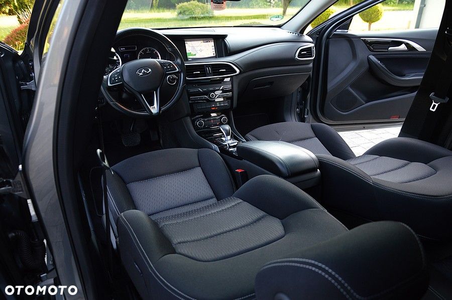 Infiniti QX30 2.2d DCT AWD Luxe - 25