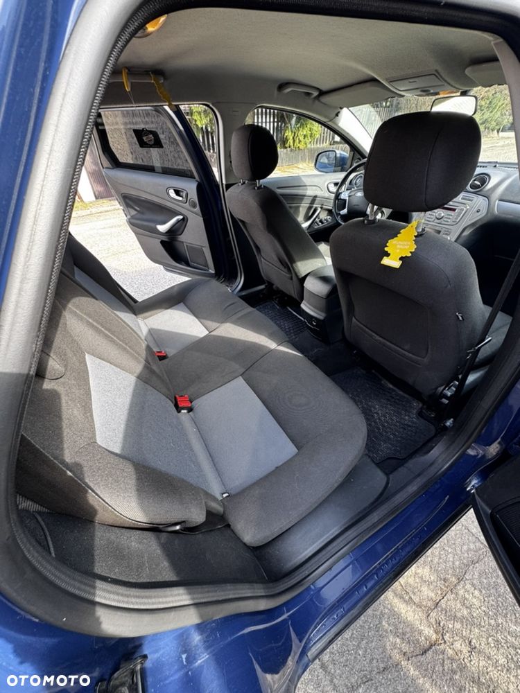 Ford Mondeo - 12