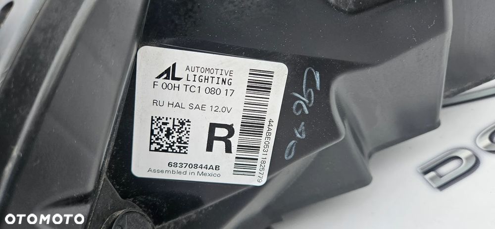 Chrysler Pacifica 2016- Reflektor prawy Lampa prawa  68370844AB  LED SOCZEWKA - 18
