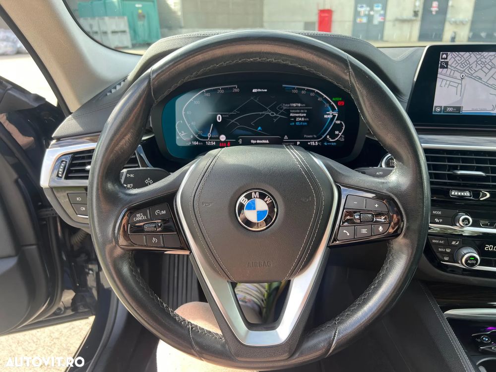 BMW Seria 5 530e Aut. Luxury Line - 8