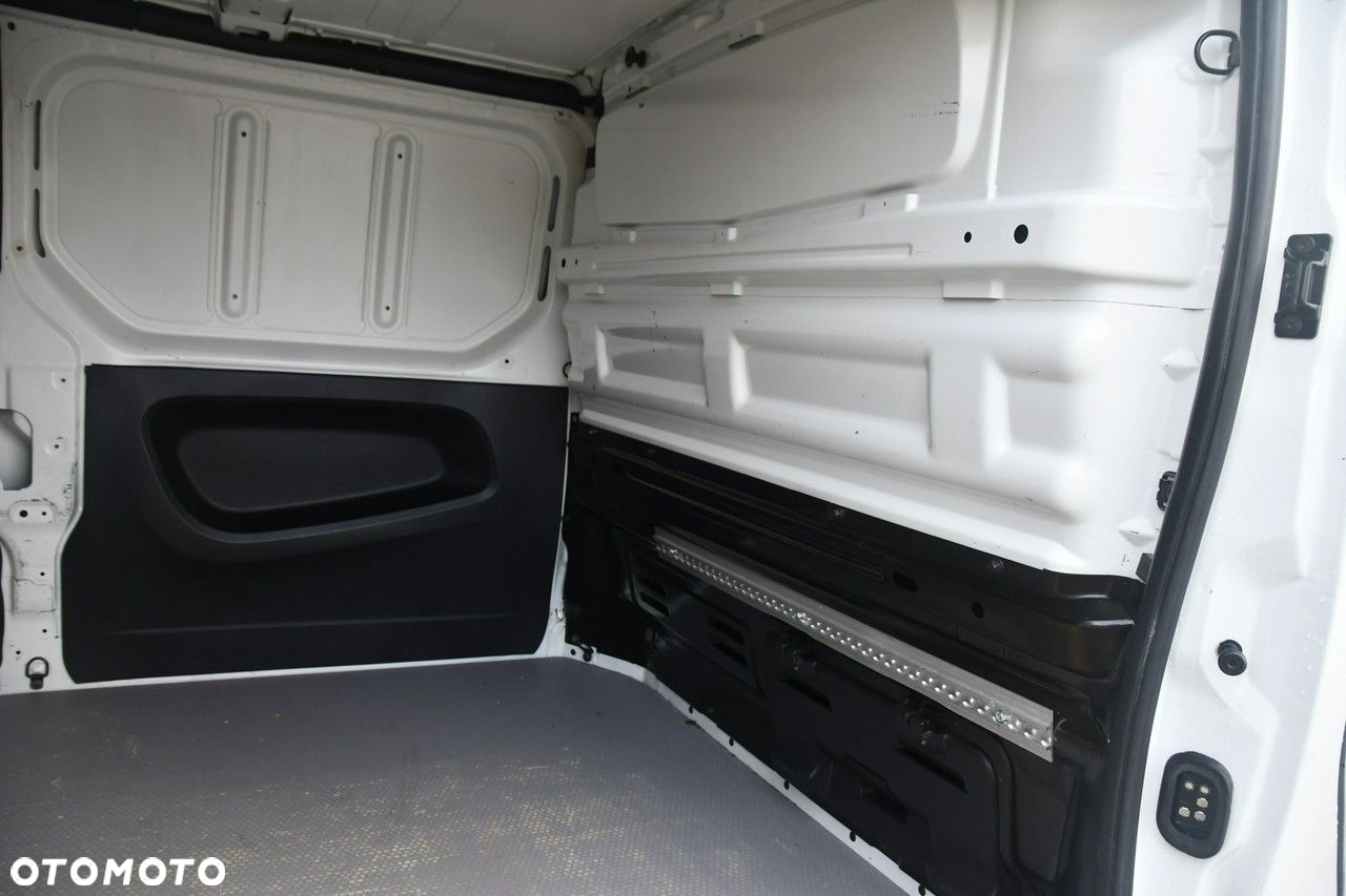 Renault Trafic - 21