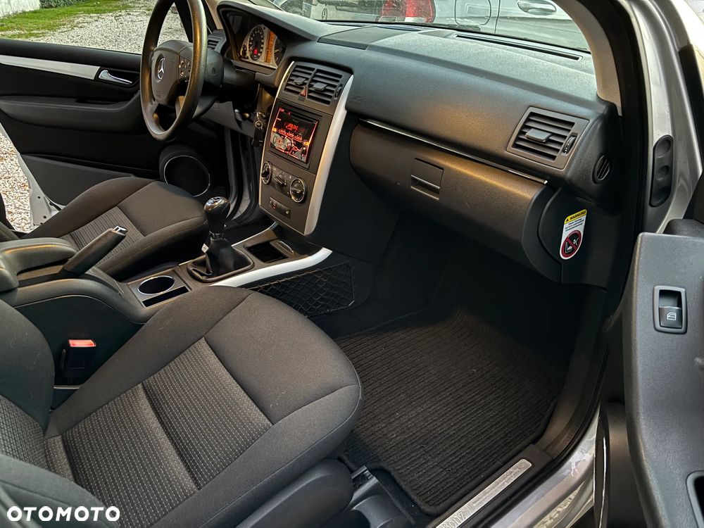 Mercedes-Benz Klasa B 150 Special Edition - 33