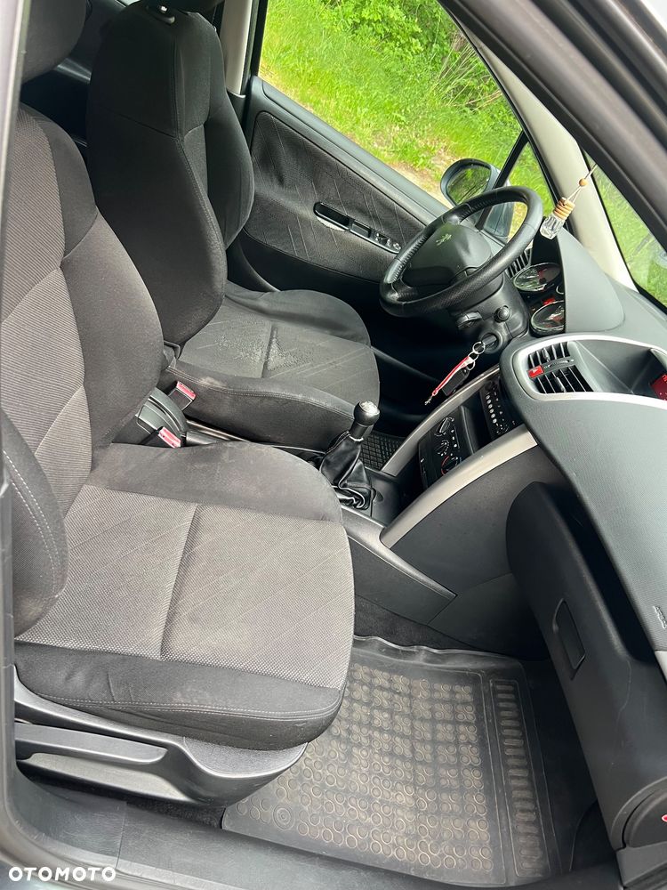 Peugeot 207 - 6