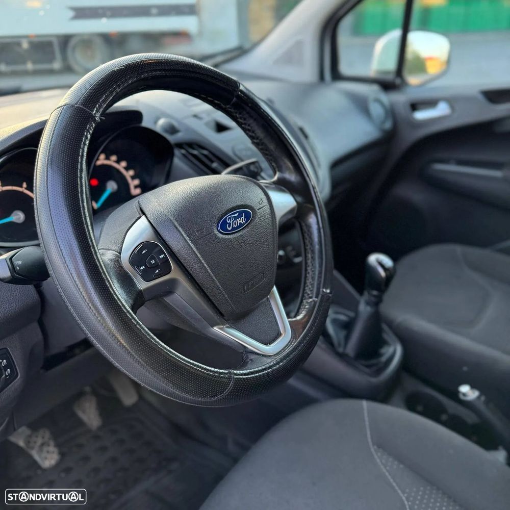 Ford Transit Courier - 4