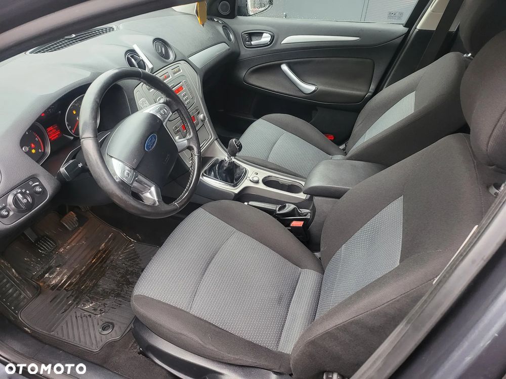 Ford Mondeo 2.0 TDCi Silver X - 12