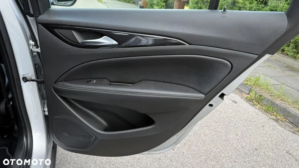 Opel Insignia 1.5 T Exclusive S&S - 35