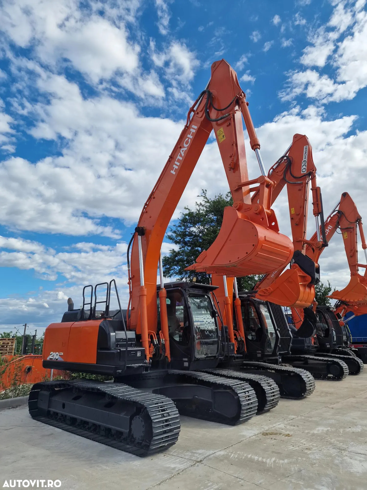 Hitachi ZX210, 23t, cupa 1,3mc NOUA, 12.487h-46900 Eur+Tva, camera spate, instalatia picon, 3 pompe hidraulice HITACHI, protectie acoperis cabina, AC, produs in JAPONIA, posibilitate leasing 46.900 EUR+Tva - 37