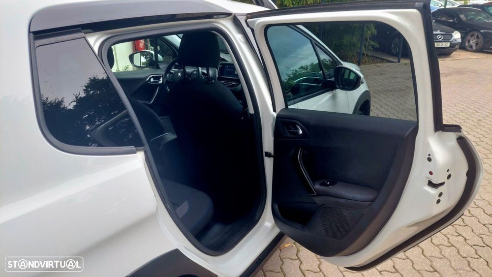 Peugeot 2008 1.2 PureTech Signature - 10