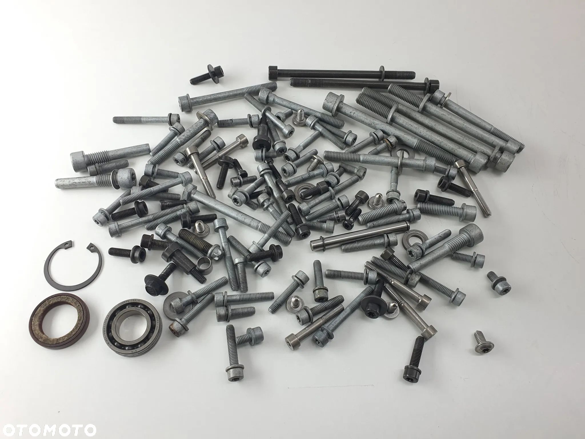 SRUBY SILNIKA SRUBA BMW 1200 R NINE T K21 K23 K25 NINET BMW GS K25 - 1