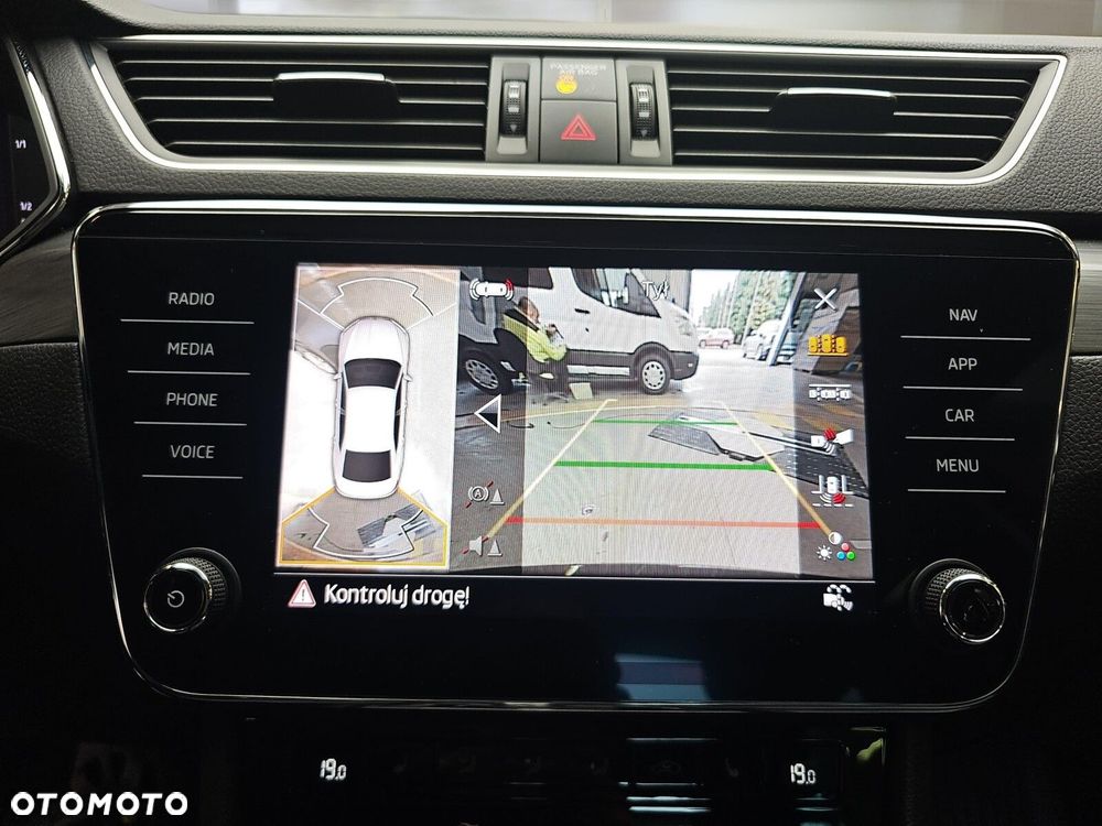 Skoda Superb 2.0 TDI SCR 4x4 Style DSG - 18