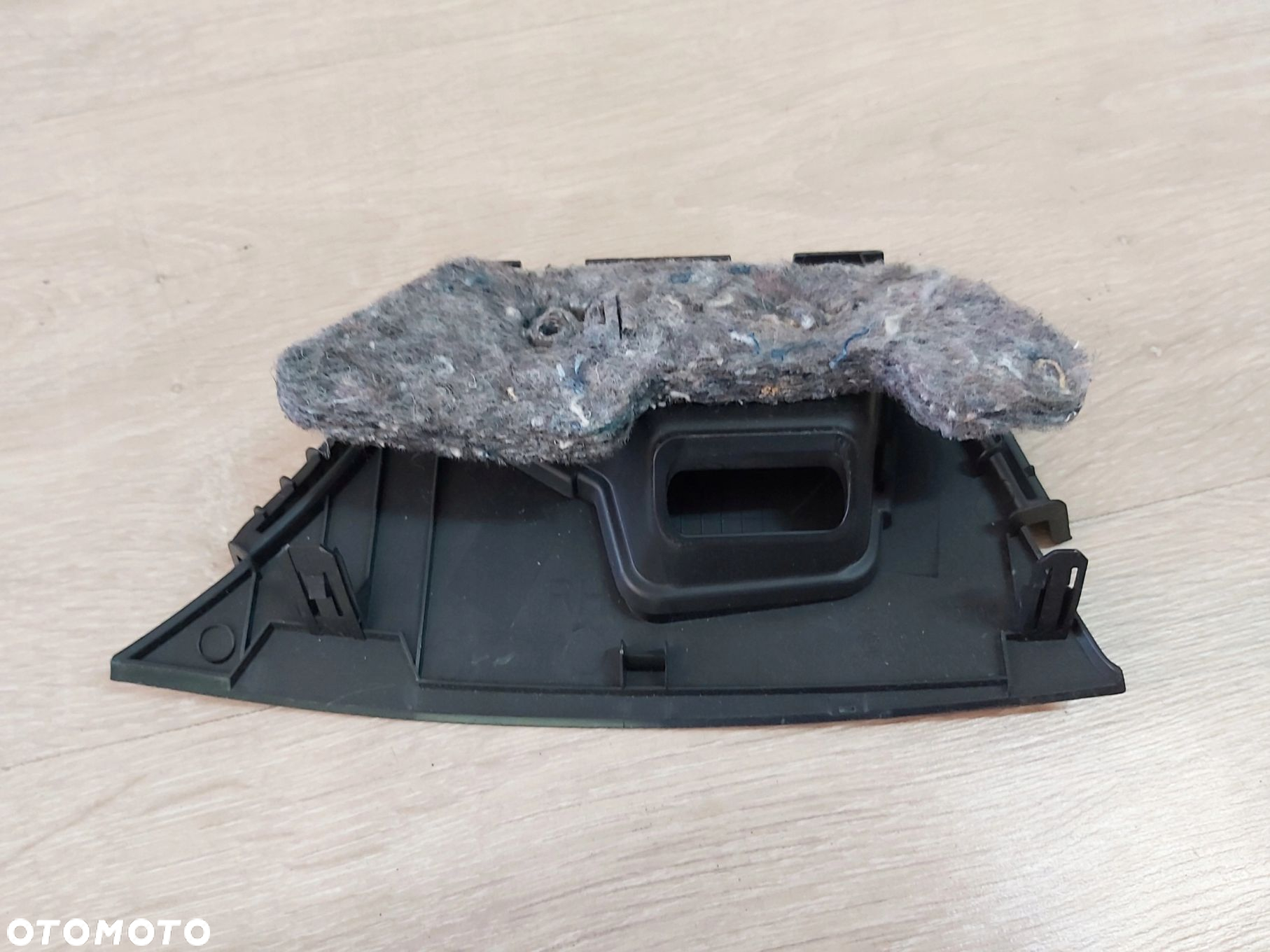 TOYOTA Sienna osłona deski prawa czarna 62225-08030 - 3
