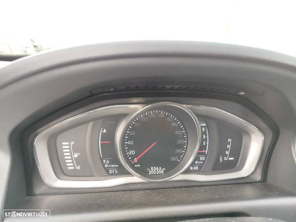 Volvo XC 60 2.0 D4 Momentum Geartronic - 5
