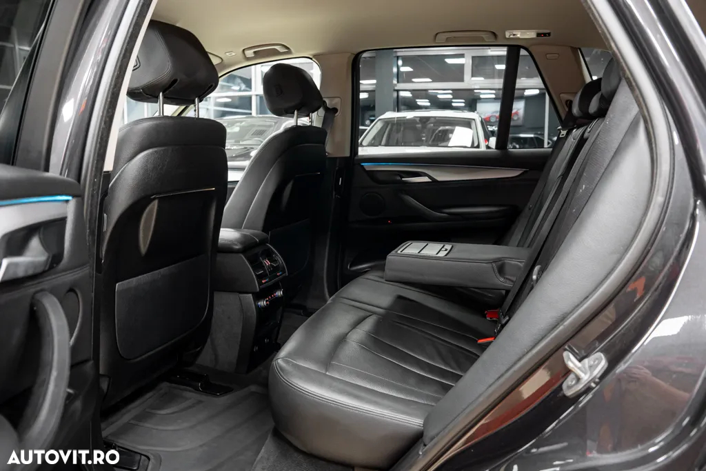 BMW X5 xDrive30d - 33