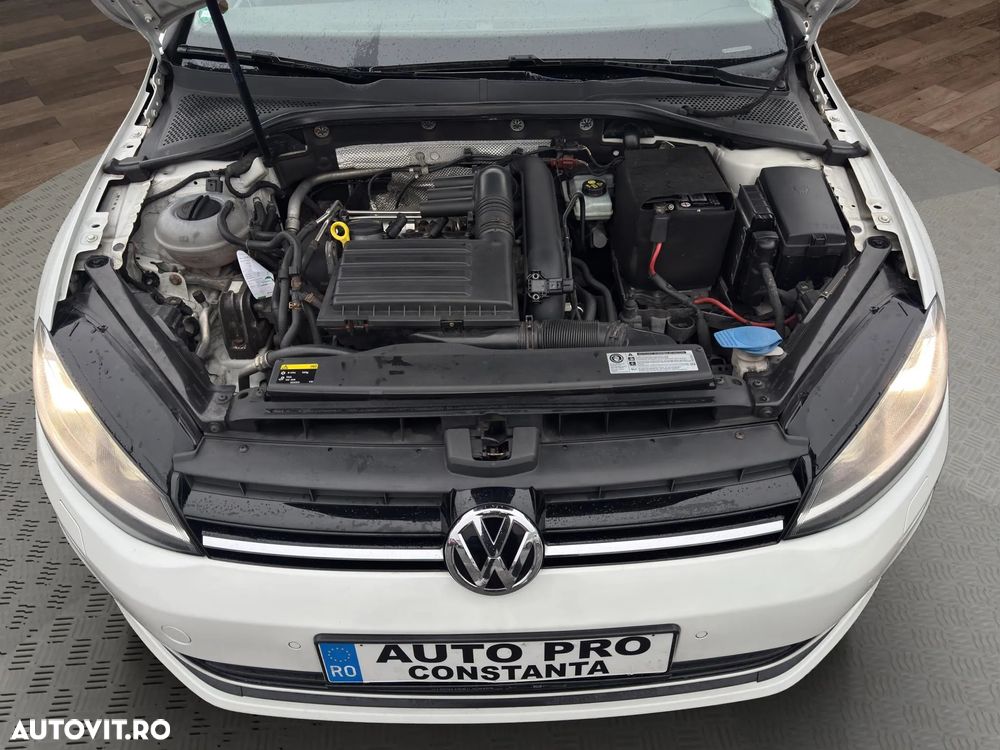 Volkswagen Golf - 16