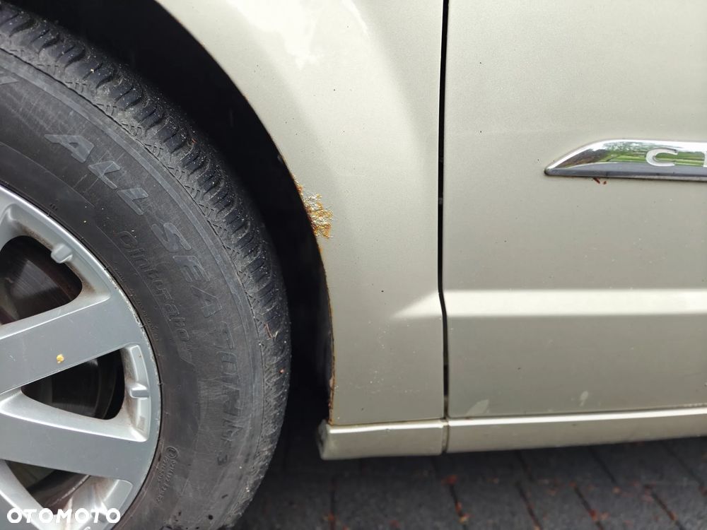 Chrysler Town & Country 3.6 Limited - 17
