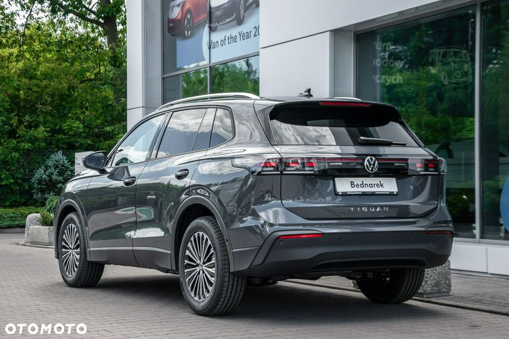 Volkswagen Tiguan - 8
