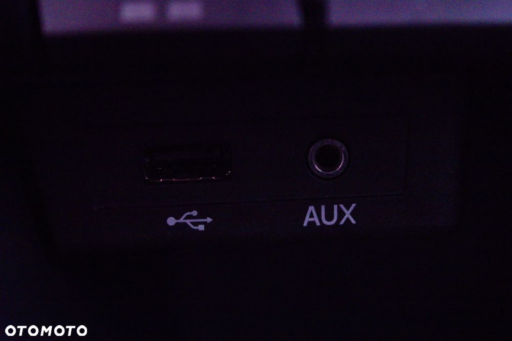 Skoda RAPID 1.2 TSI Style - 25