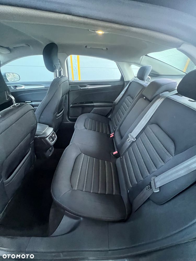 Ford Fusion - 11