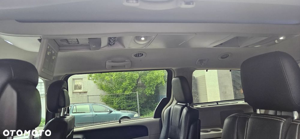 Chrysler Town & Country 3.6 Touring - 11