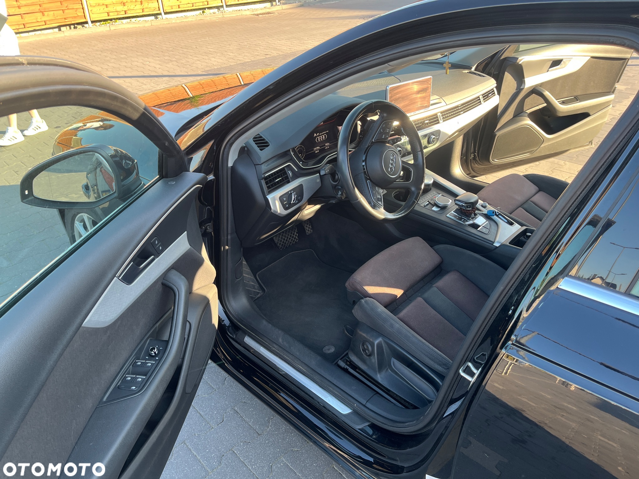 Audi A4 2.0 TDI Quattro Design S tronic - 16