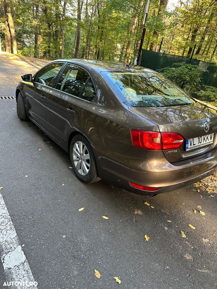 Volkswagen Jetta - 5