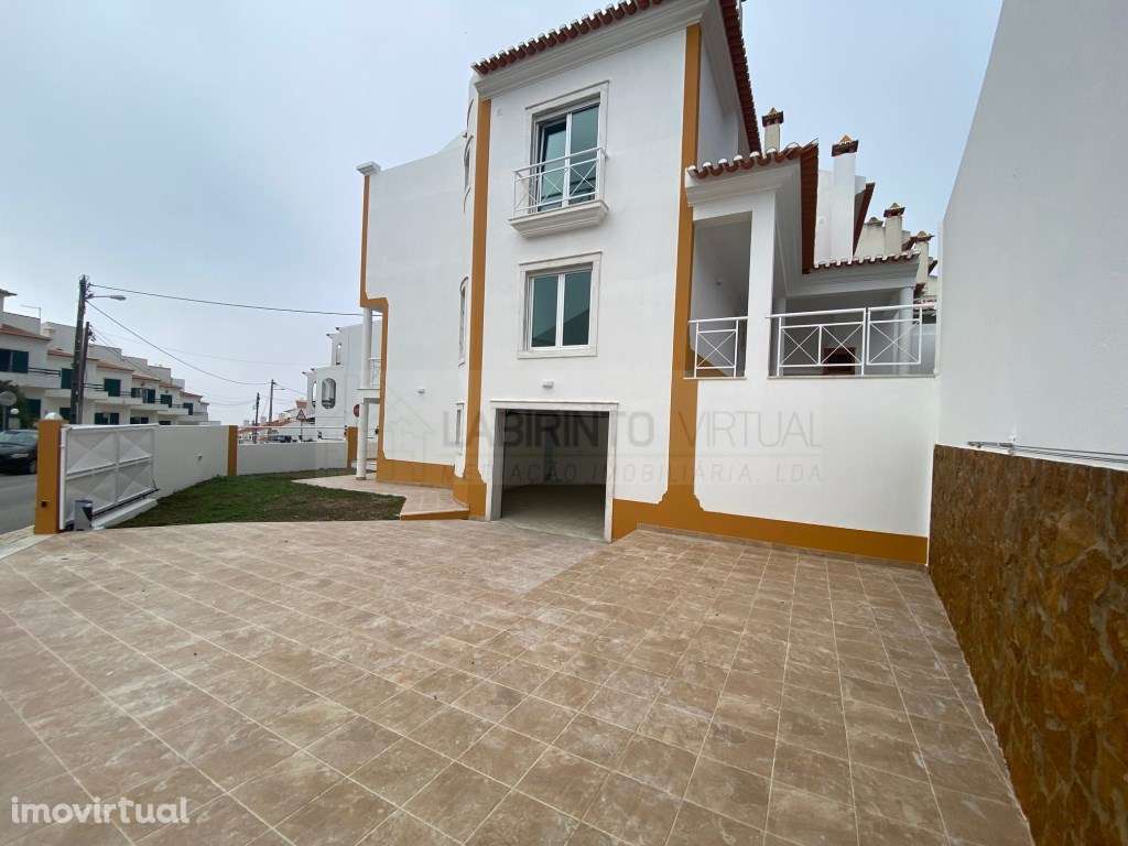 Vende-se excelente Moradia V3+1 na Ericeira, com vista mar. - Grande imagem: 3/29