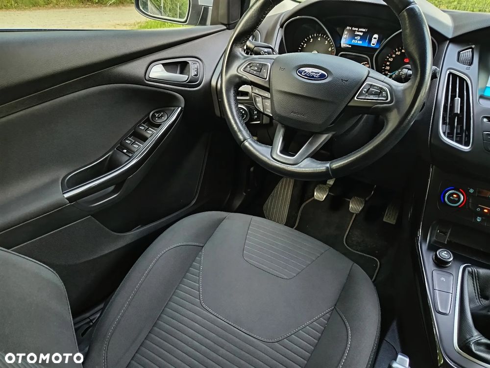 Ford Focus 1.0 EcoBoost STart-Stopp-System TITANIUM - 24