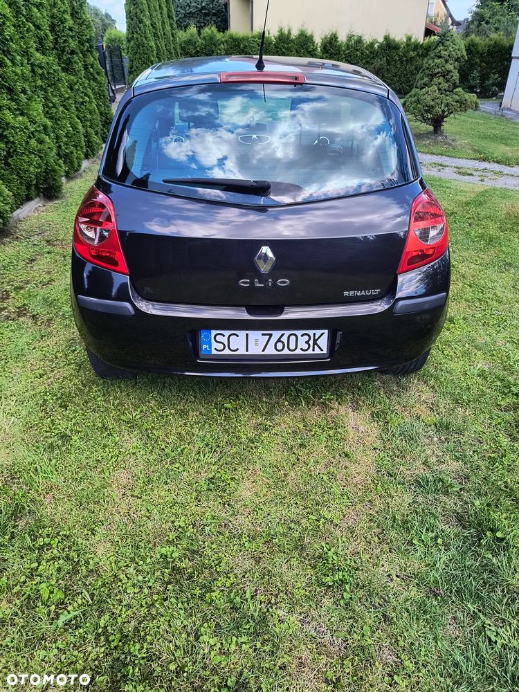 Renault Clio - 2