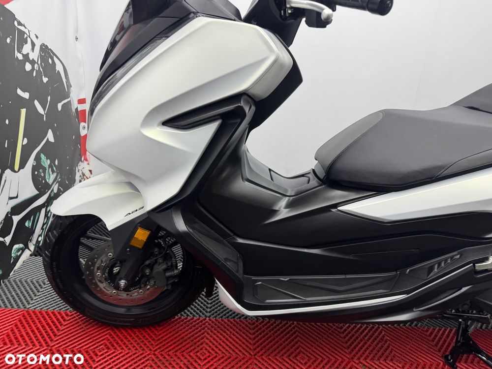 Honda NSS - 11