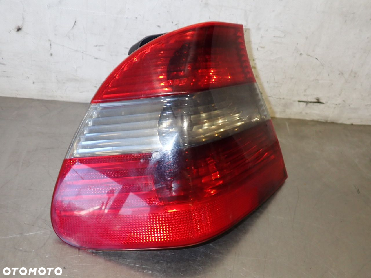 LAMPA LEWA TYLNA BMW E46 - 2