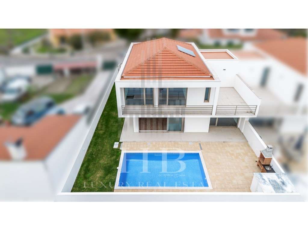 Moradia Geminada T4 com Piscina e Jardim | Magoito | Sintra - Grande imagem: 4/60