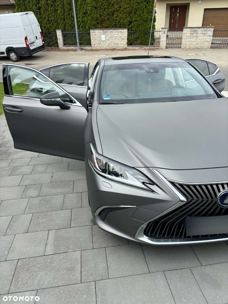Lexus ES 300h Business Edition - 21