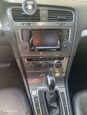 Volkswagen Golf - 6