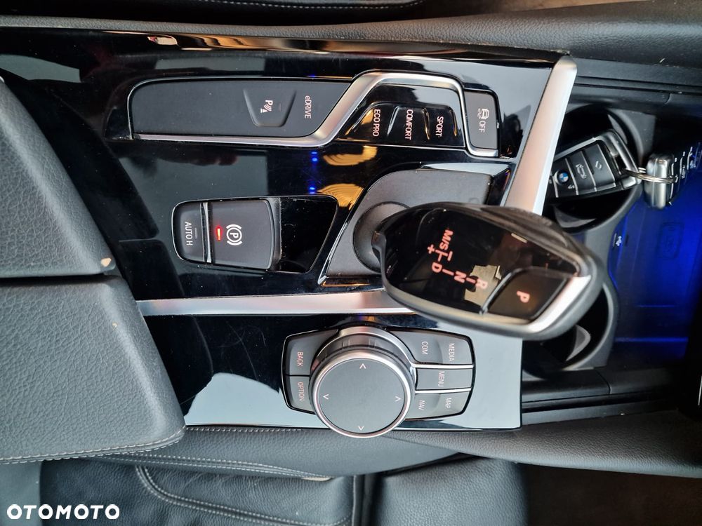BMW Seria 5 530e iPerformance Sport Line sport - 16