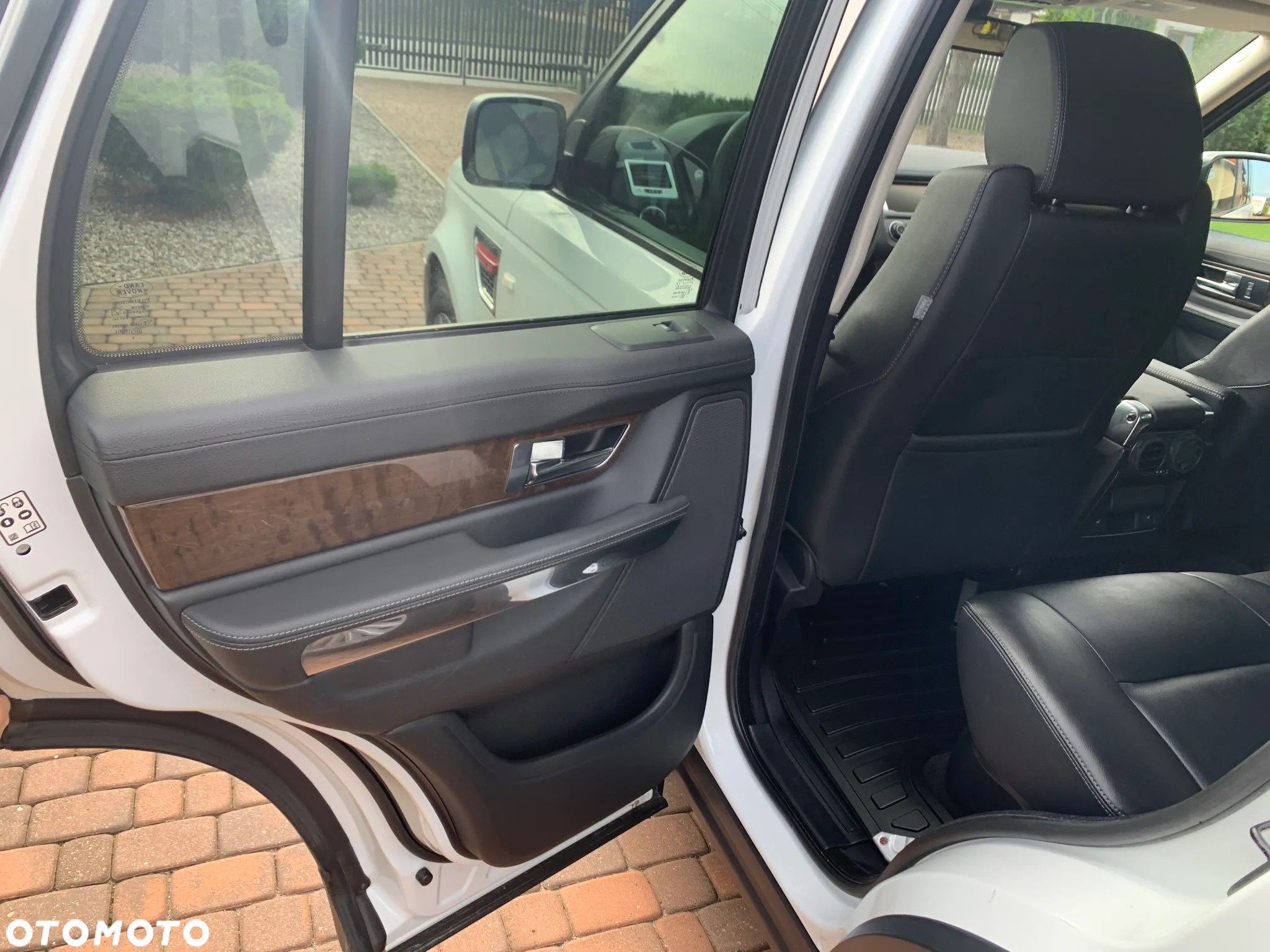 Land Rover Range Rover Sport - 12