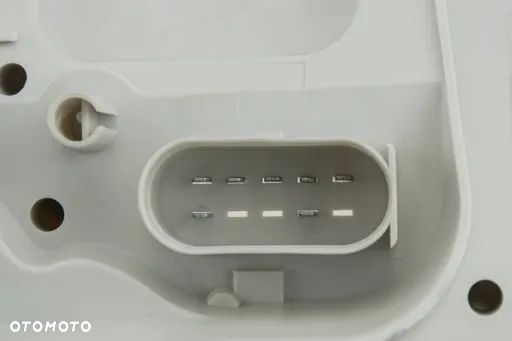 WKŁAD LAMPY GNIAZDA ŻARÓWEK AUDI A6 C6 04-08 PRAWY NOWY - 2