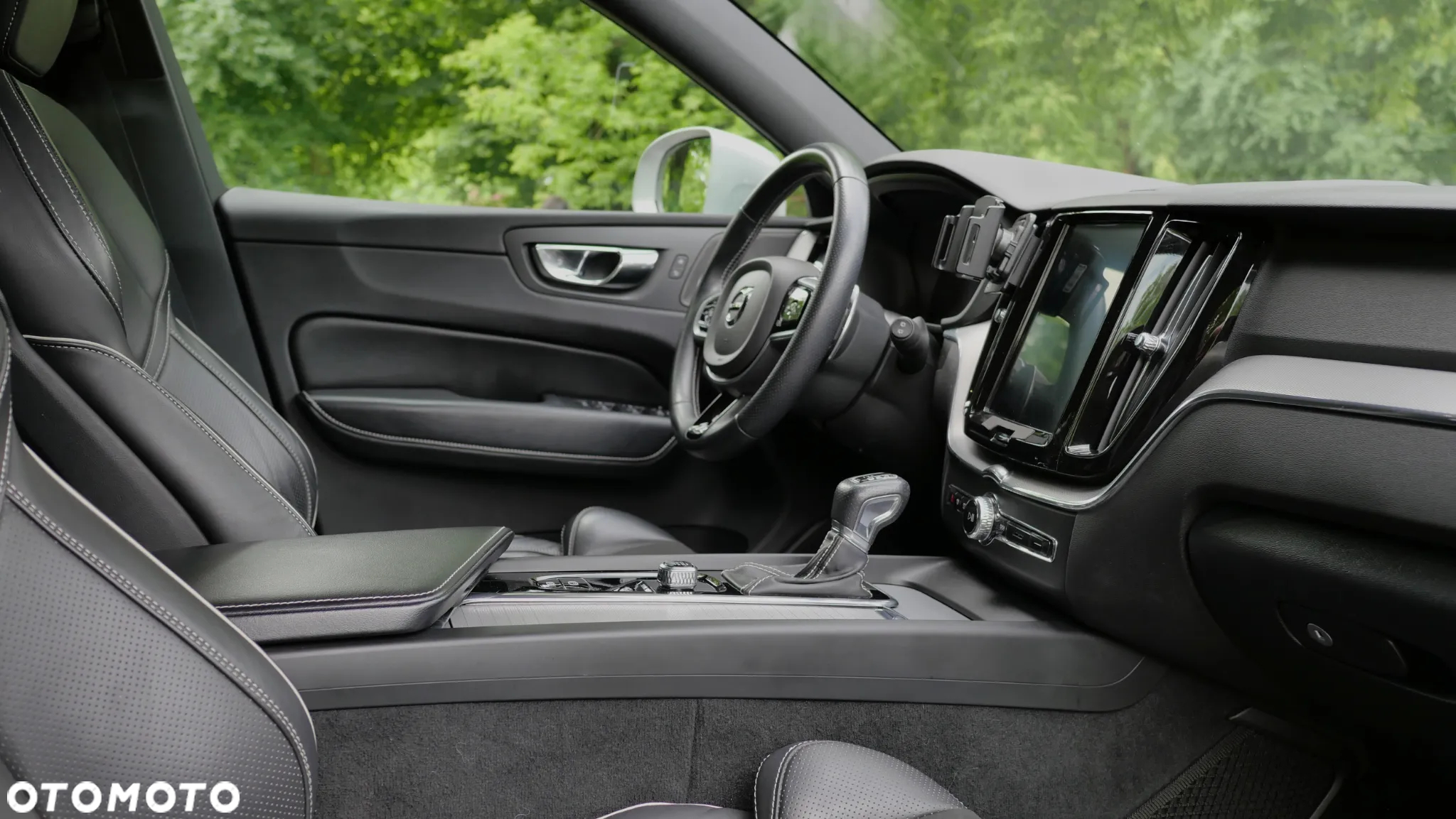 Volvo XC 60 D4 AWD R-Design - 9
