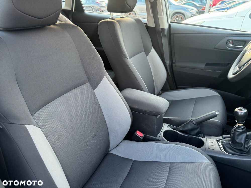 Toyota Auris 1.6 Classic Plus - 8