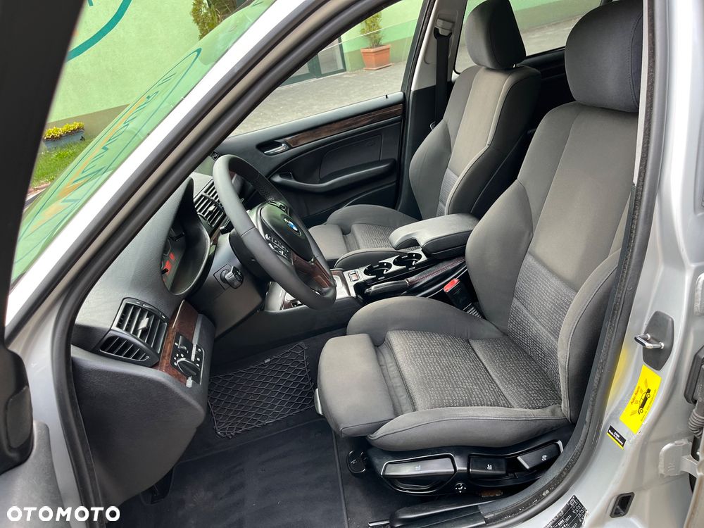 BMW Seria 3 325i - 4