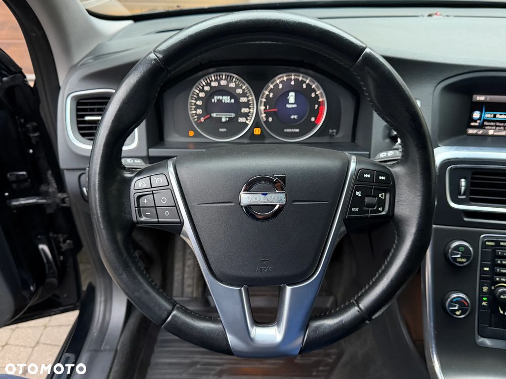 Volvo V60 T3 Momentum - 9