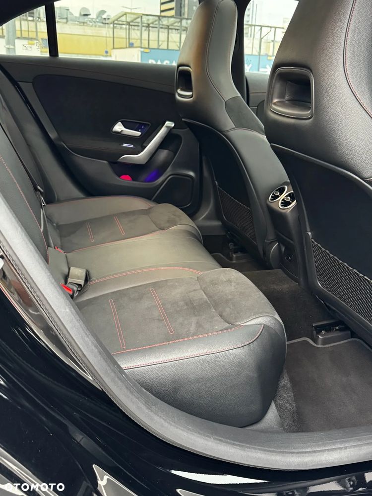 Mercedes-Benz CLA 250 7G-DCT AMG Line - 22