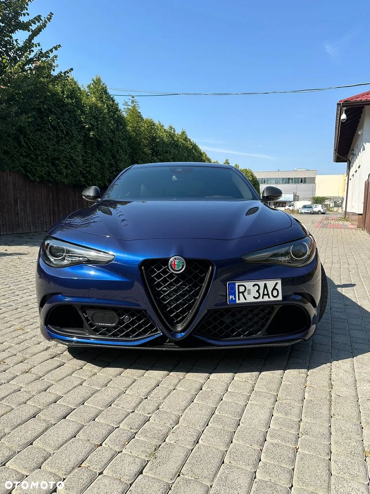 Alfa Romeo Giulia 2.9 V6 Bi-Turbo AT8 Quadrifoglio - 3