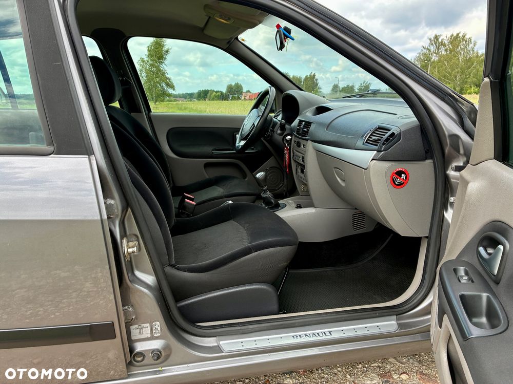 Renault Thalia 1.2 16V All Inclusive Euro5 - 24