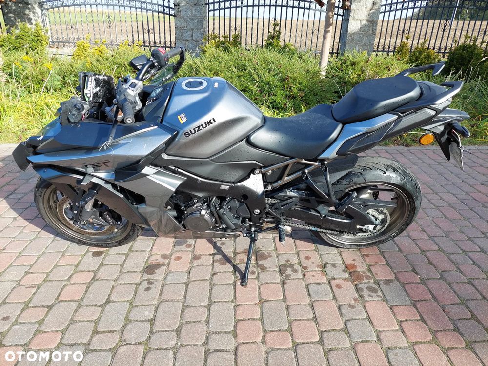 Suzuki GSX 1000 - 2