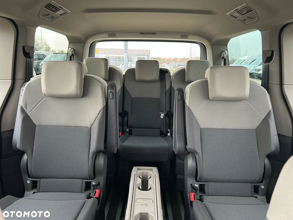 Volkswagen Multivan - 16