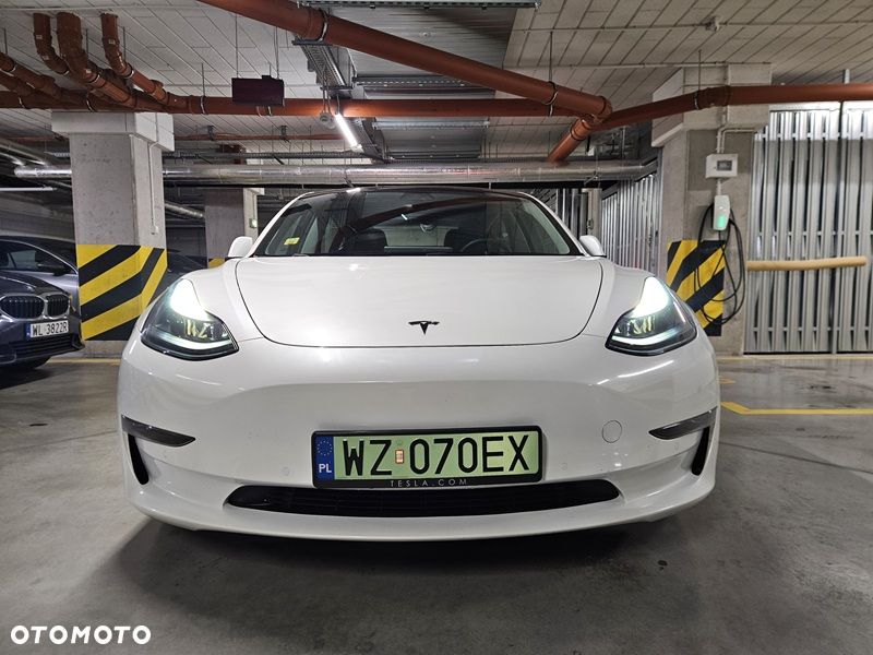 Tesla Model 3 - 8
